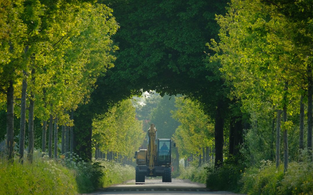 Mobiele kraan op weg naar een klus – Christa Moetwil – van Dijk